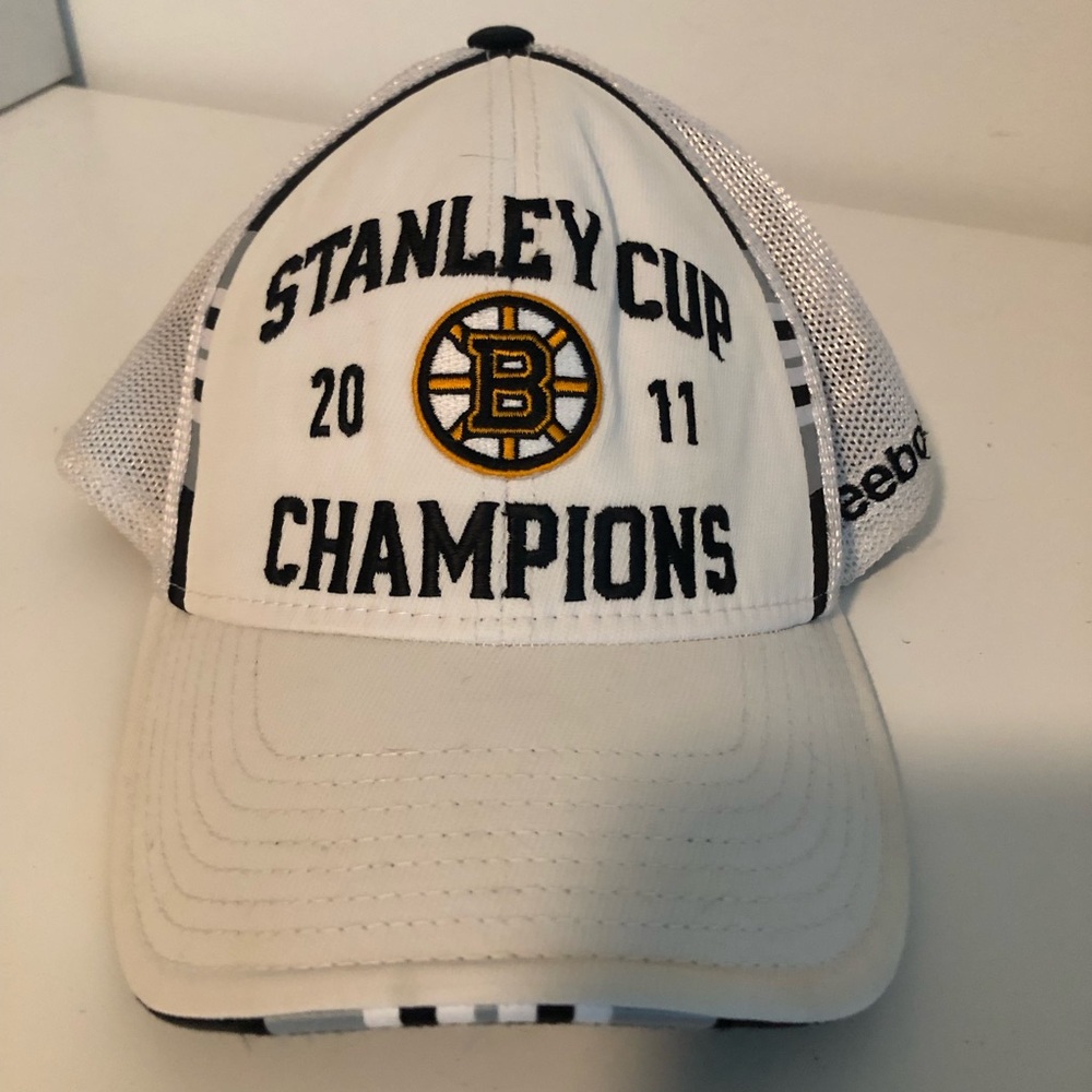 Reebok Boston Bruins 2011 Stanley Cup Champions White Mesh Cap